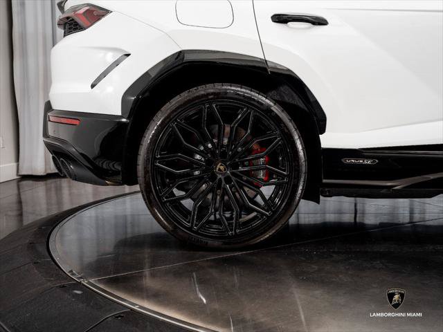 Used 2026 Lamborghini Urus SE AWD/4WD image 16