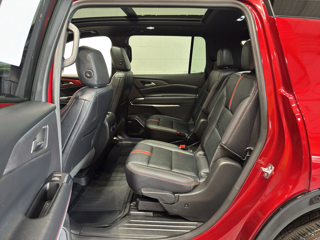 Used 2024 Chevrolet Traverse RS AWD/4WD image 10