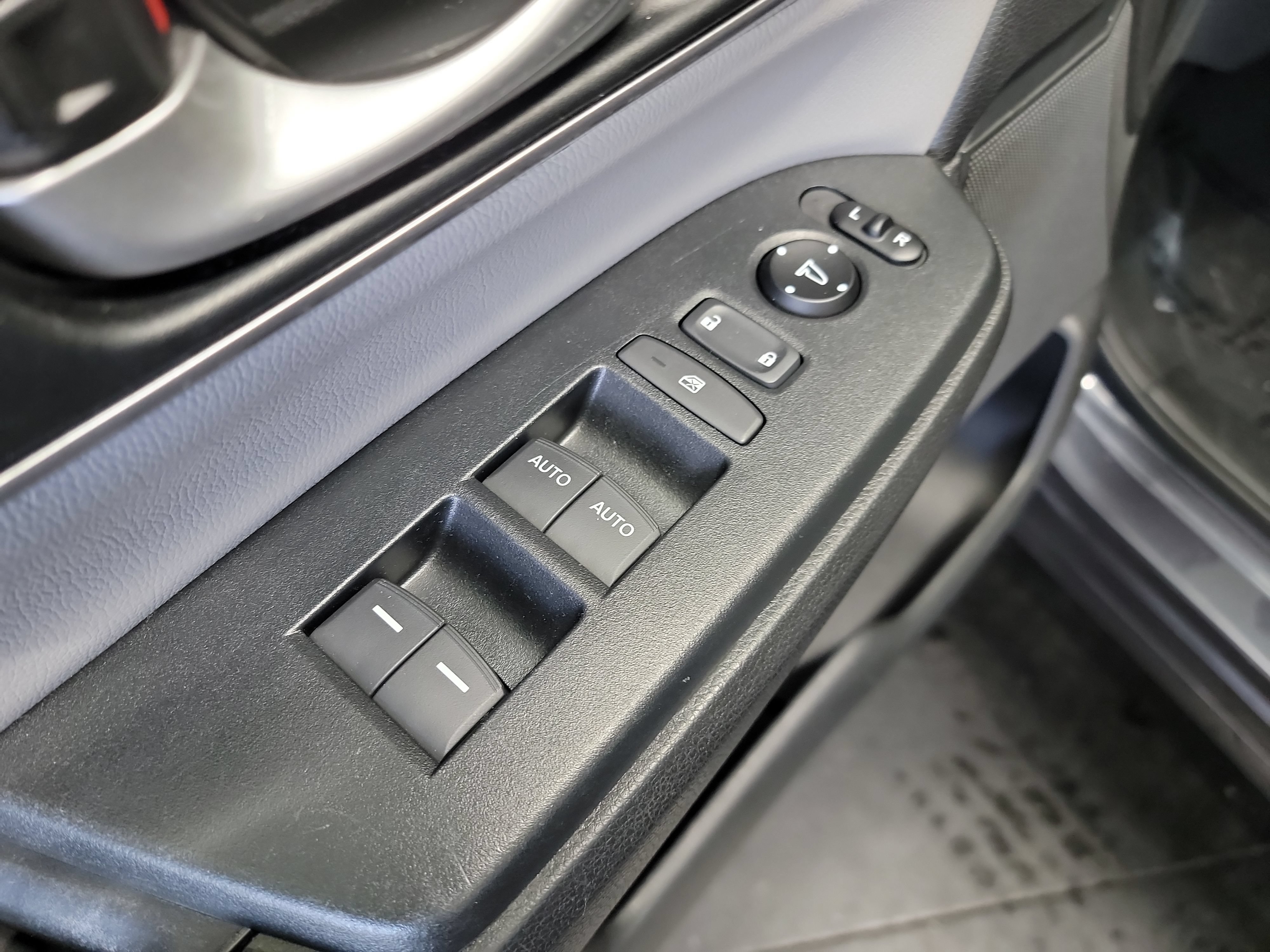 Used 2017 Honda CR-V EX-L image 14