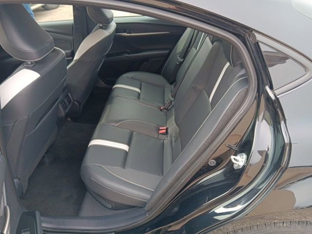 Used 2025 Toyota Camry SE image 23