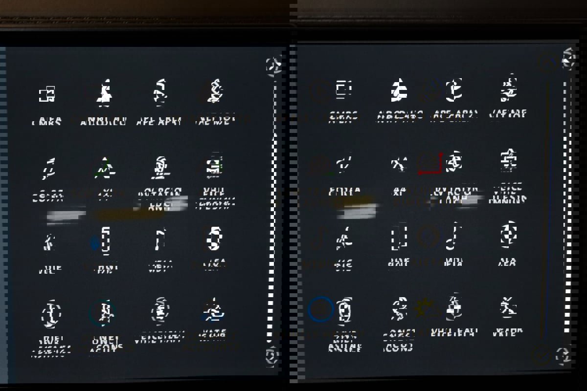 Used 2025 Land Rover Defender 110 S image 50