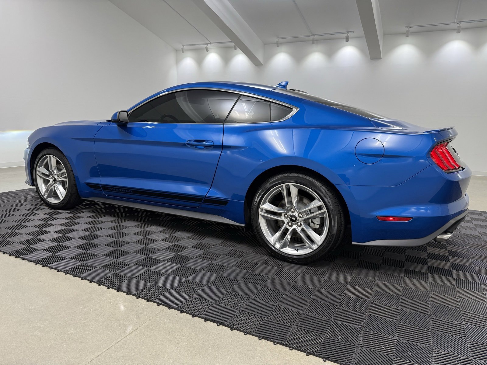 Used 2021 Ford Mustang Premium w/ Pony Package image 6