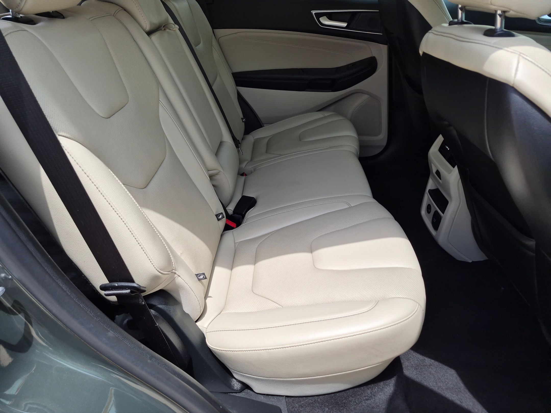 Used 2022 Ford Edge Titanium w/ Equipment Group 301A AWD/4WD image 29
