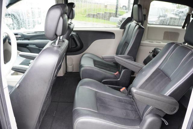 Used 2018 Dodge Grand Caravan SXT FWD image 16