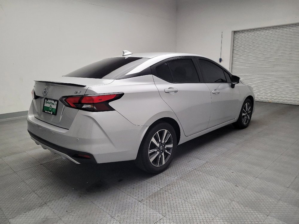 Used 2021 Nissan Versa SV image 9