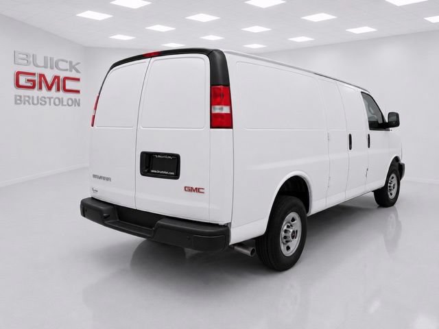 Used 2025 GMC Savana 3500 Extended RWD image 10