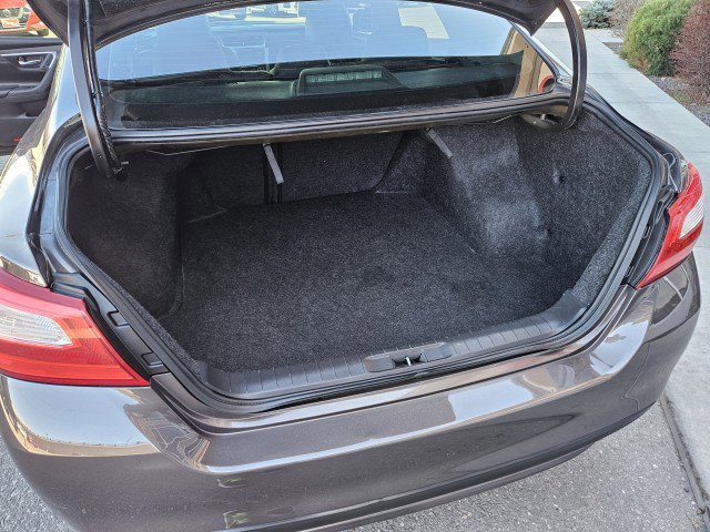 Used 2017 Nissan Altima 2.5 SL w/ Moonroof Package image 29