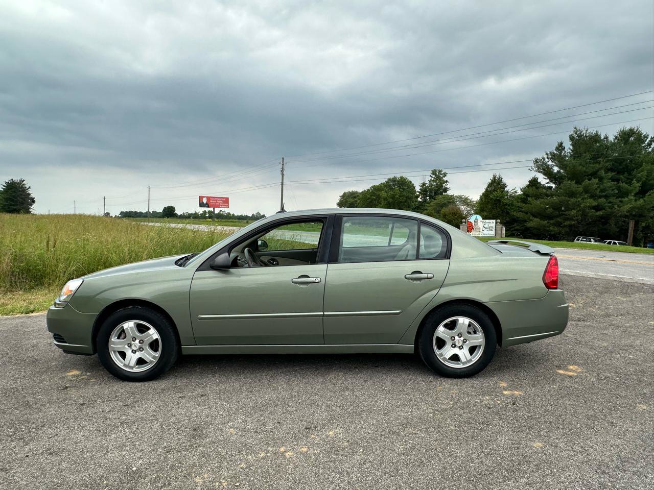 Used 2004 Chevrolet Malibu LT w/ Preferred Equipment Group FWD image 4