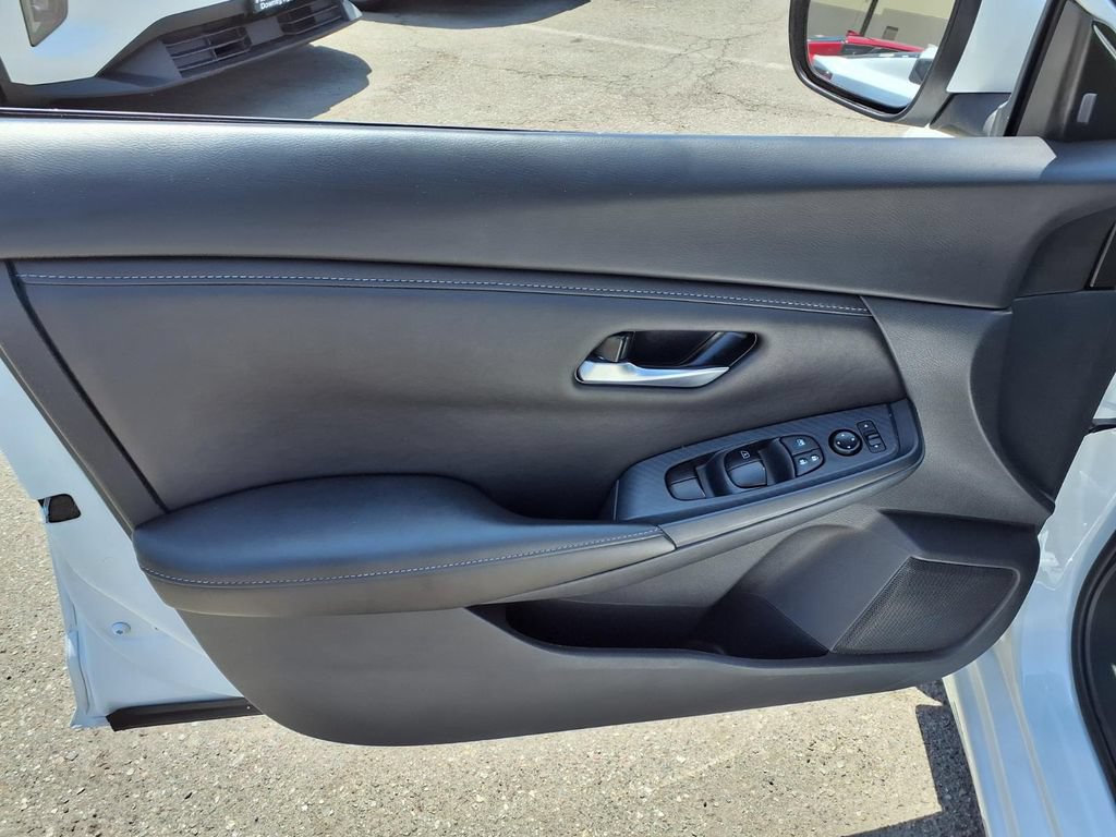 Used 2024 Nissan Sentra SV FWD image 13