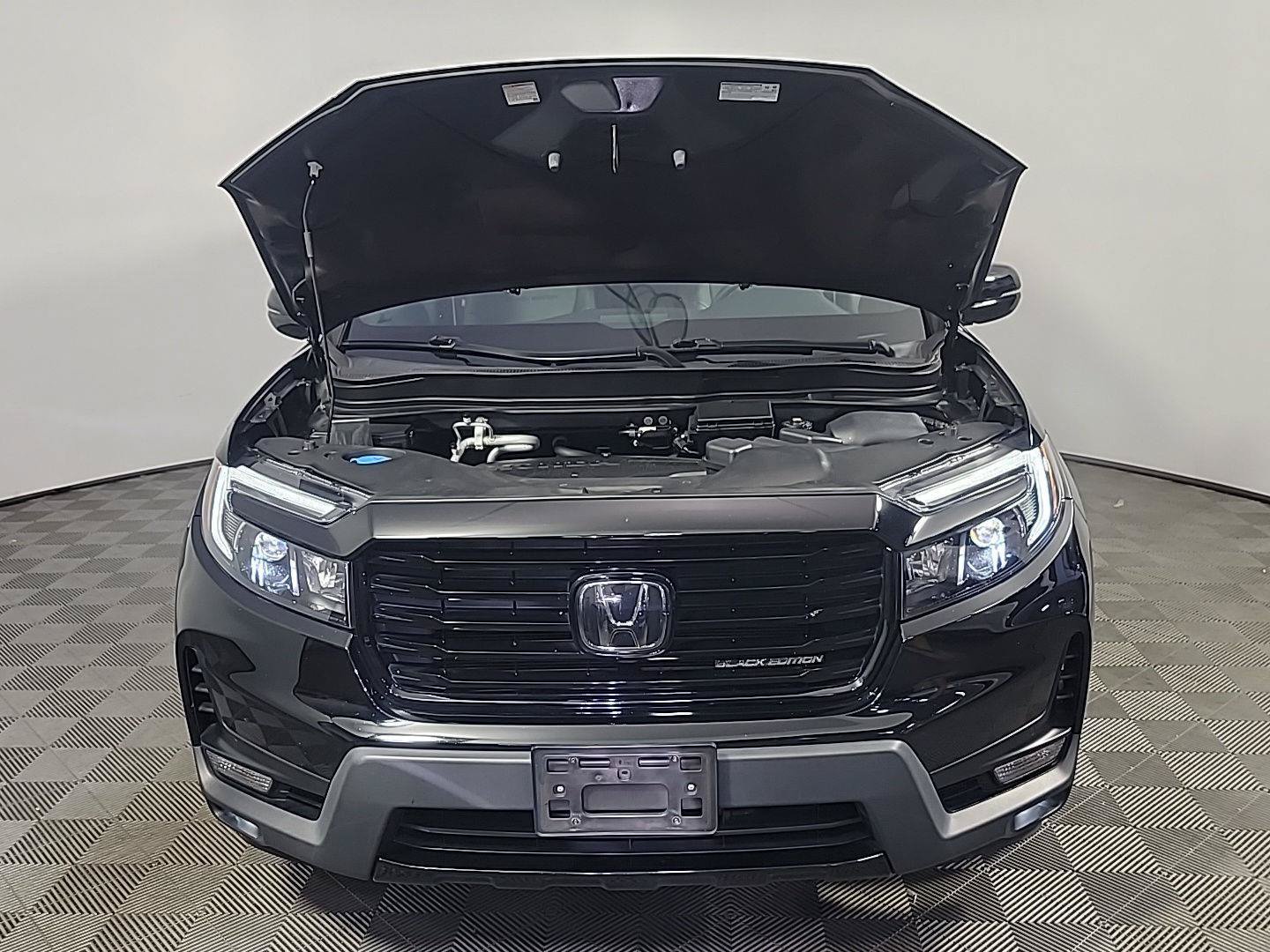 Certified 2024 Honda Passport Black Edition image 14