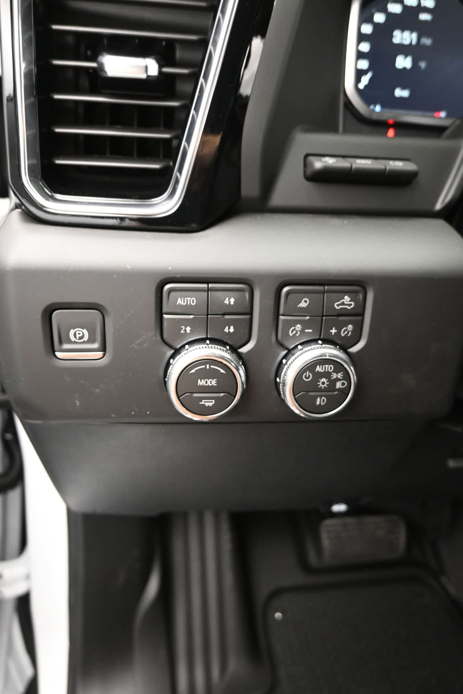 New 2026 GMC Sierra 2500 Denali w/ Denali Reserve Package AWD/4WD image 24