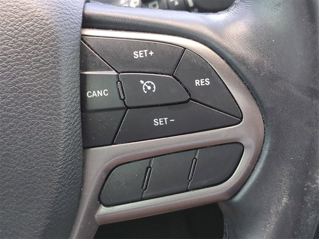 Used 2020 Jeep Cherokee Latitude Plus image 25