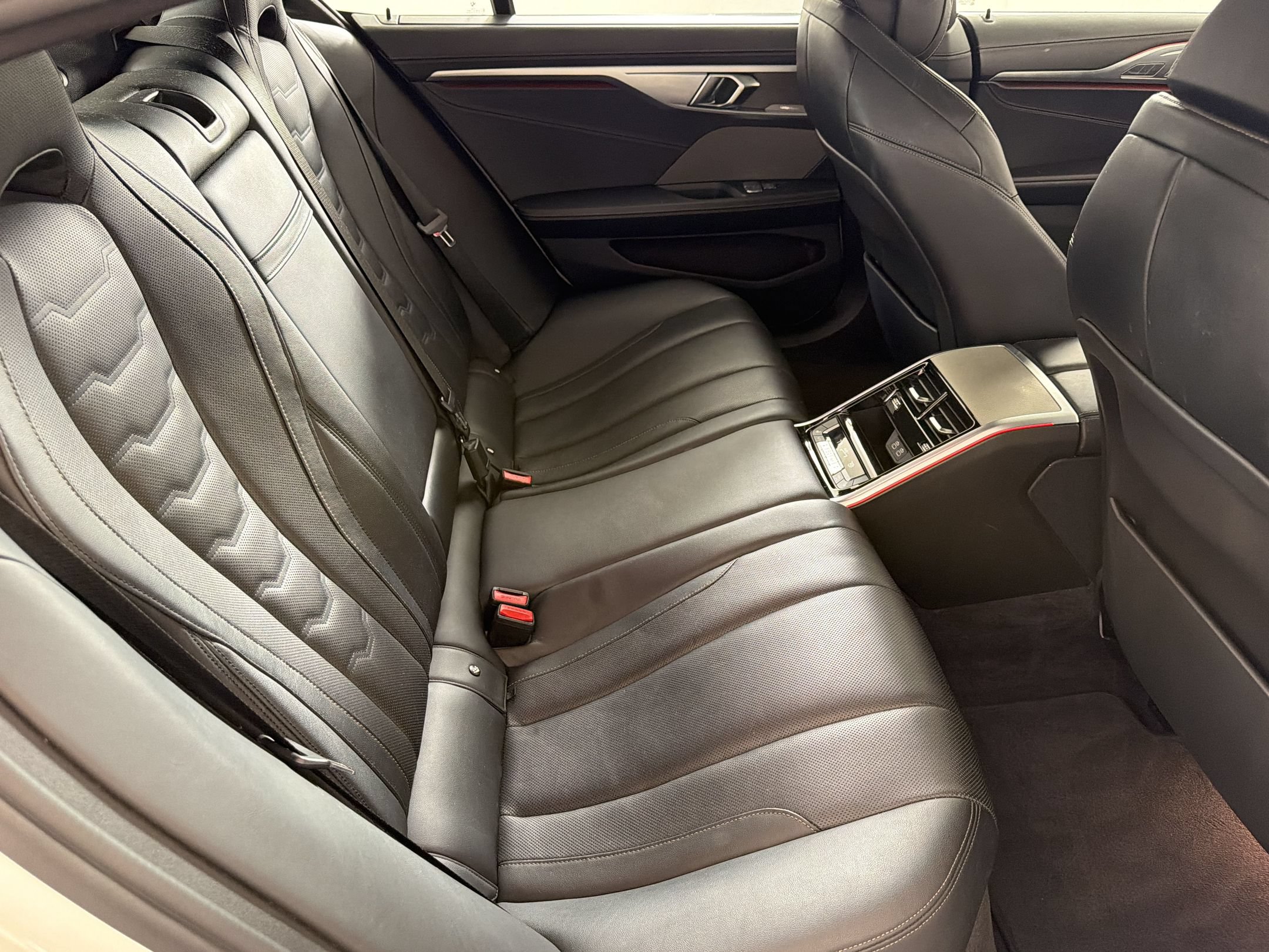 Used 2020 BMW 840i Gran Coupe w/ M Sport Package RWD image 33