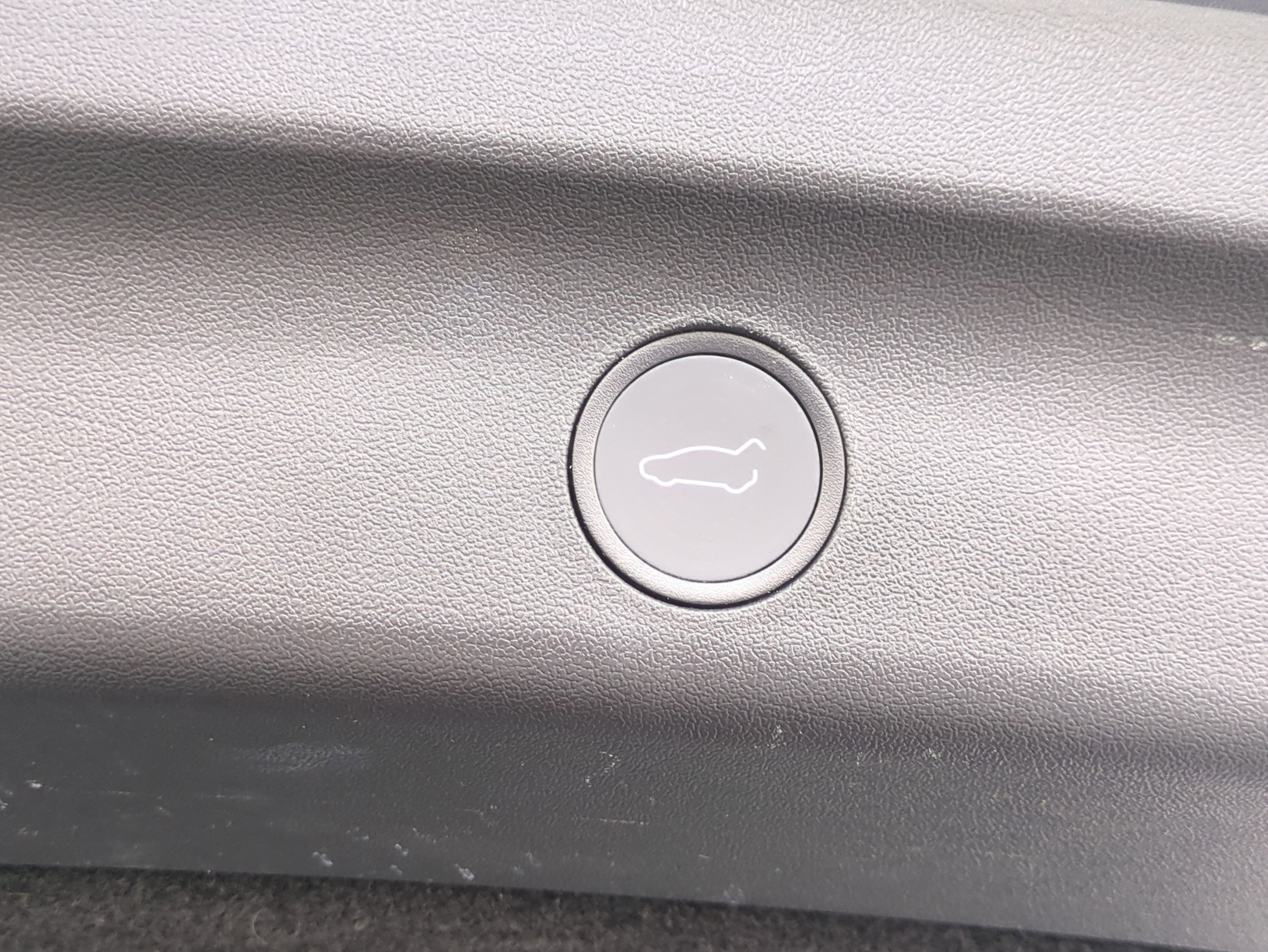 Used 2022 Tesla Model Y Long Range image 14