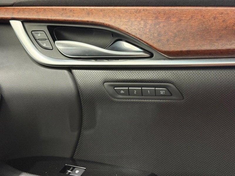 Used 2015 Cadillac XTS Luxury AWD/4WD image 22