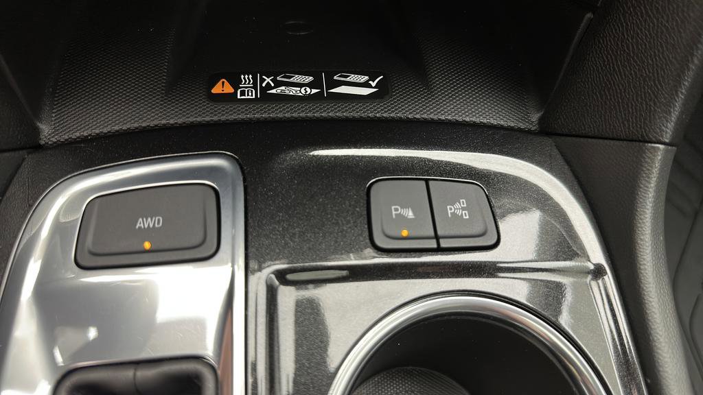Used 2024 Chevrolet Equinox Premier AWD/4WD image 25