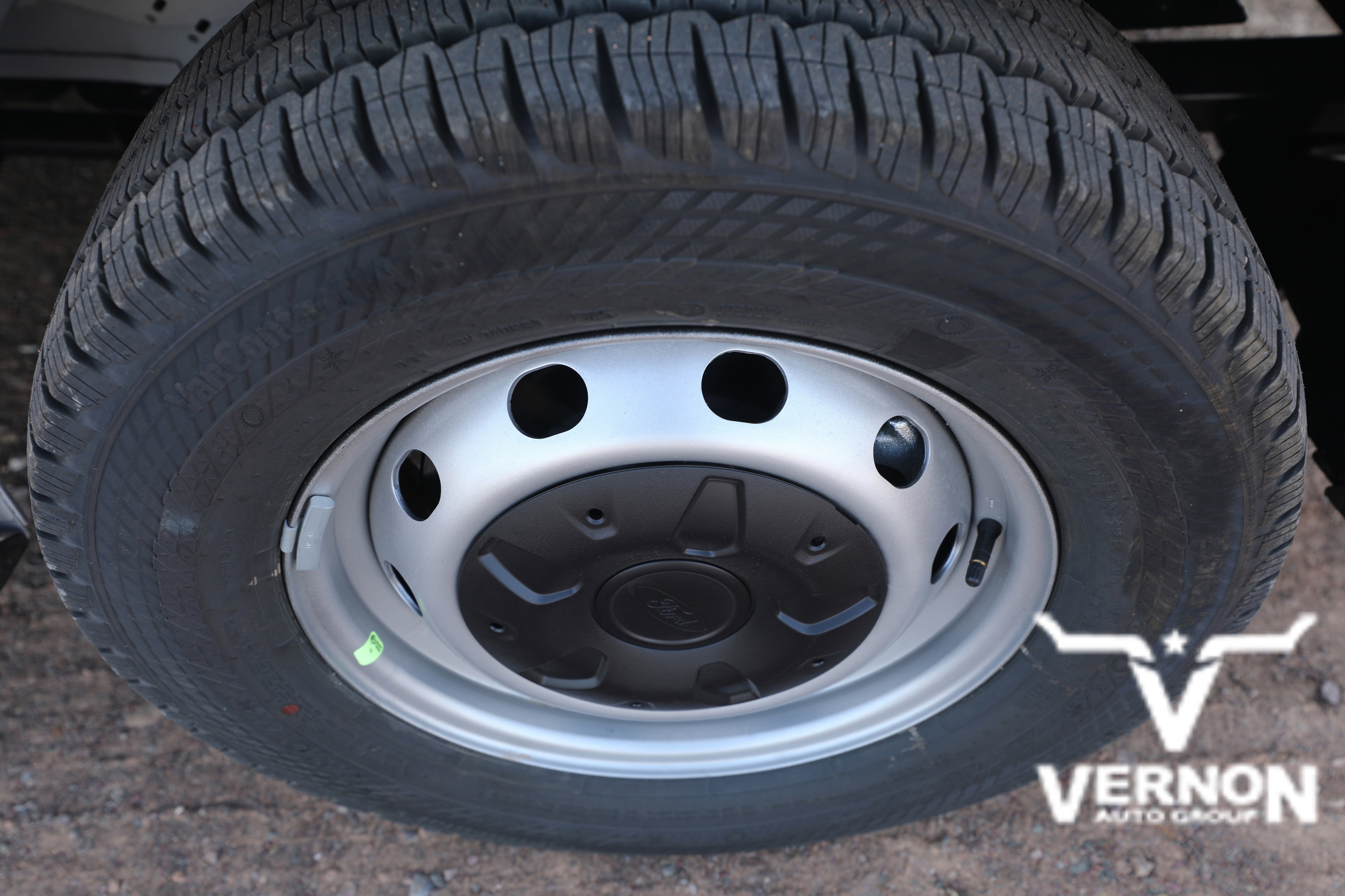 New 2025 Ford Transit 250 148 Medium Roof w/ Load Area Protection Package image 30