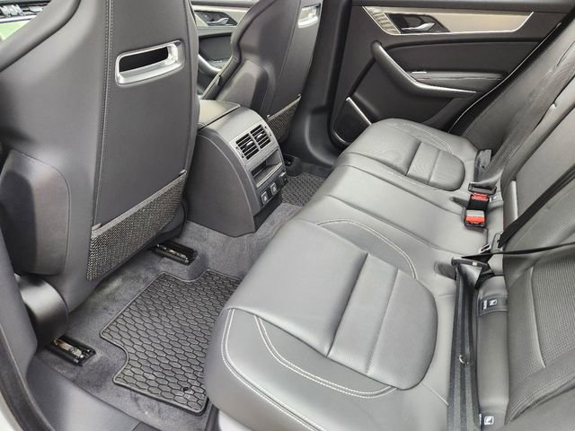 Used 2025 Jaguar F-PACE R-Dynamic S AWD/4WD image 21