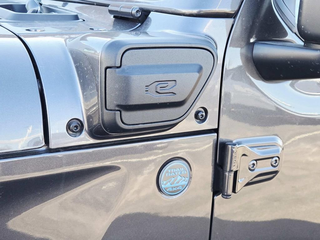 Used 2025 Jeep Wrangler Unlimited Sahara image 18