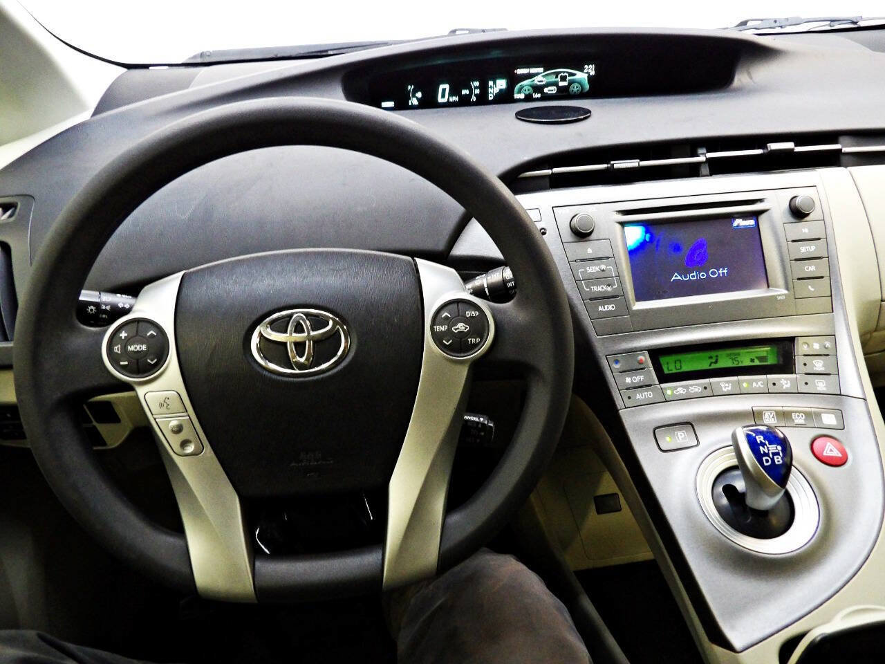 Used 2014 Toyota Prius Two FWD image 15
