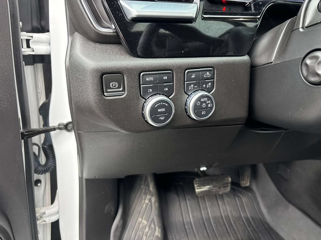 Used 2022 GMC Sierra 1500 SLT AWD/4WD image 21