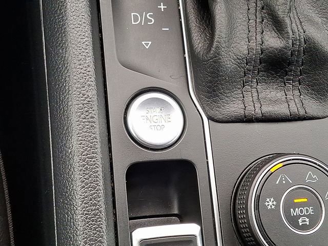 Used 2020 Volkswagen Atlas Cross Sport SE image 23