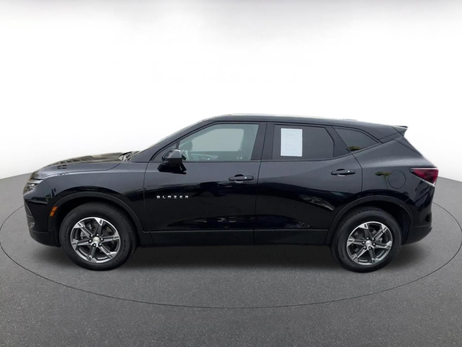 Used 2025 Chevrolet Blazer LT image 9