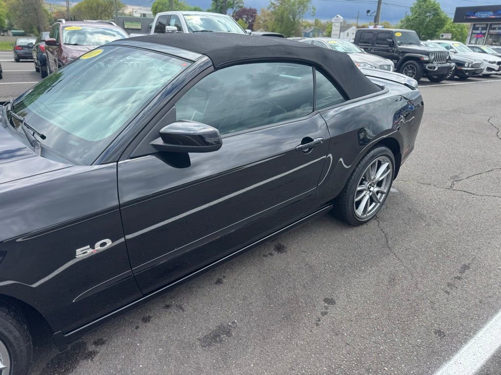 Used 2013 Ford Mustang GT Premium w/ Electronics Pkg RWD image 11