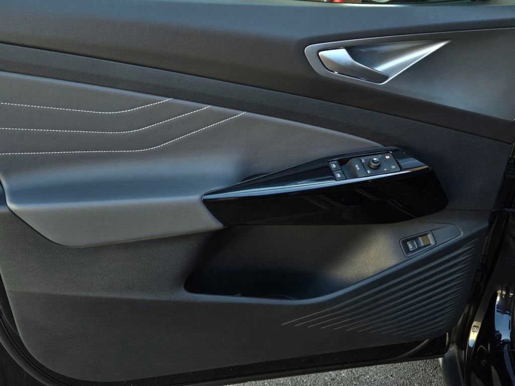 Certified 2023 Volkswagen ID.4 Pro S Plus AWD/4WD image 11