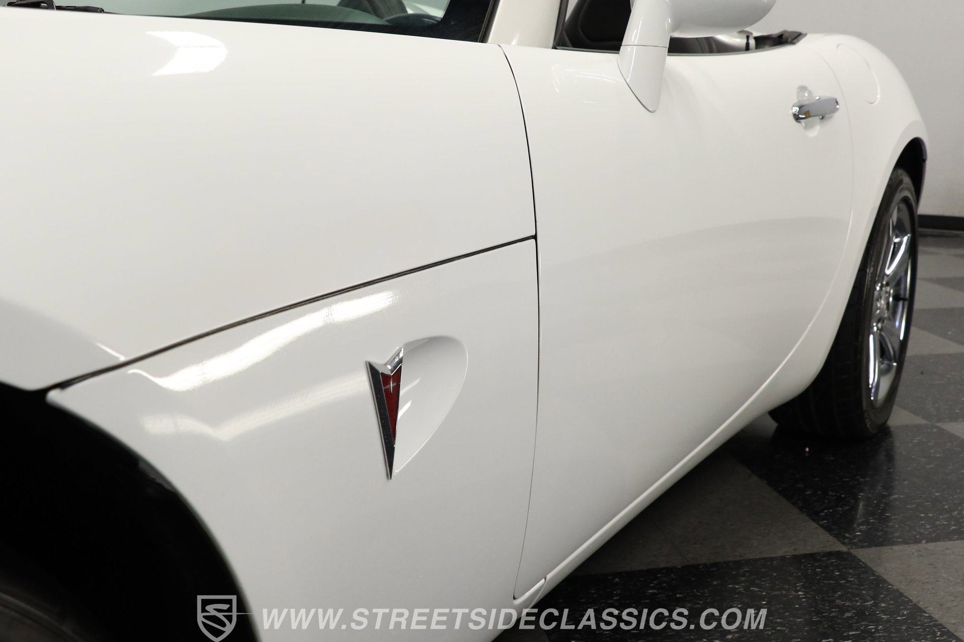 Used 2007 Pontiac Solstice Convertible w/ Premium Package image 21