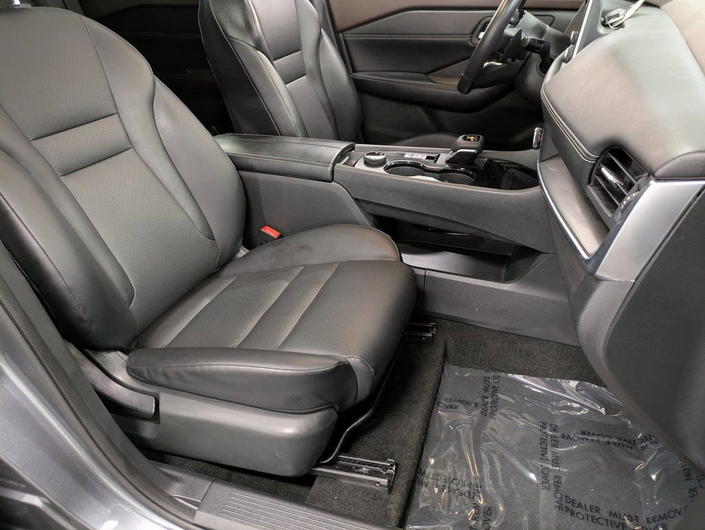 Used 2023 Nissan Rogue SV w/ SV Premium B Package image 28