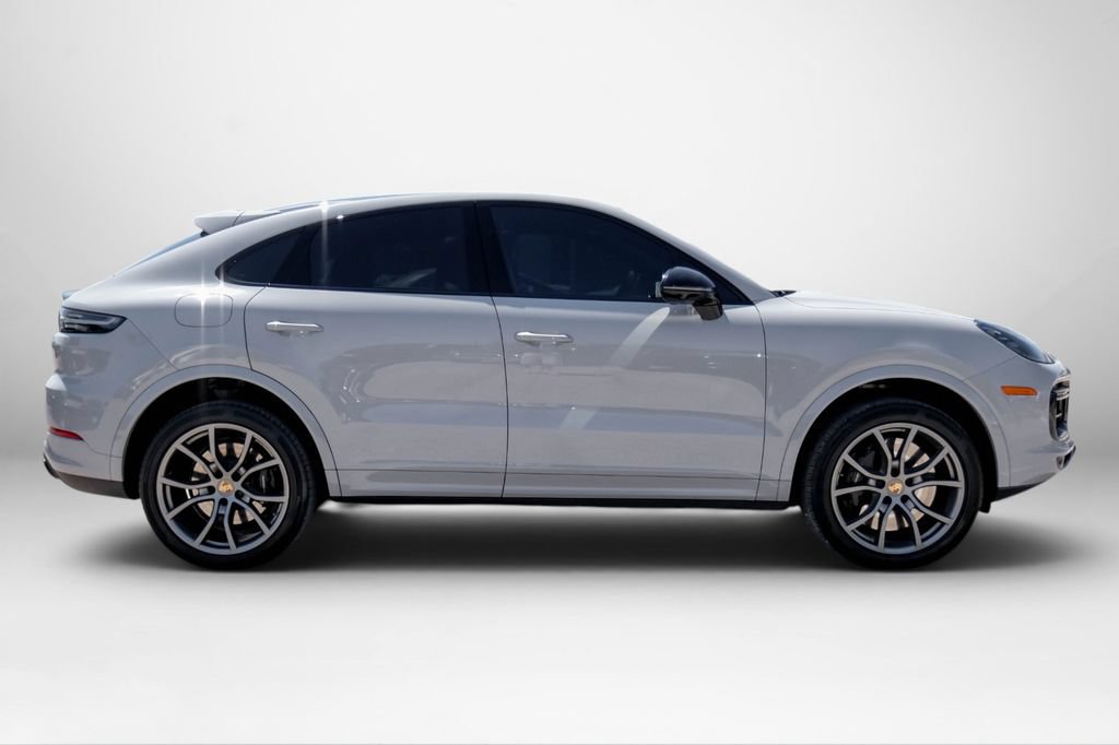 Used 2023 Porsche Cayenne Turbo AWD/4WD image 5