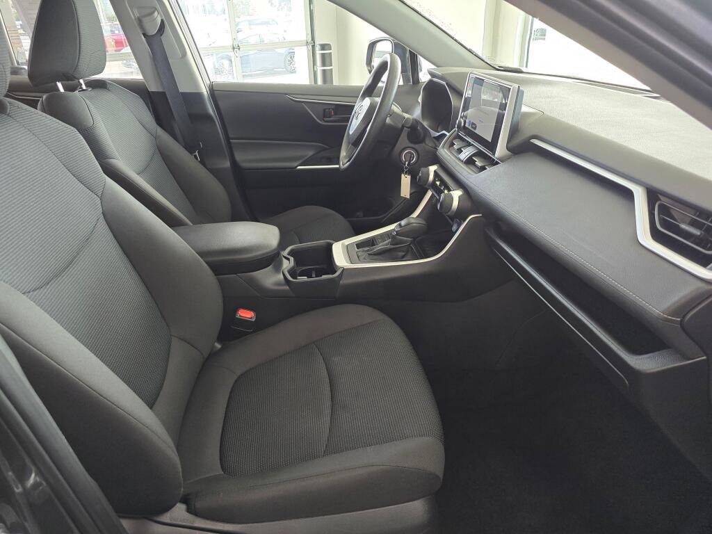 Used 2025 Toyota RAV4 LE image 42