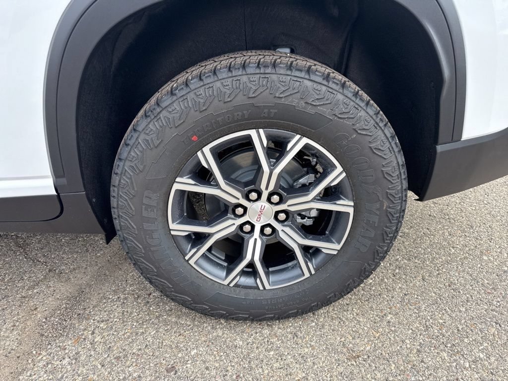 New 2026 GMC Acadia AT4 w/ Luxury Package AWD/4WD image 13