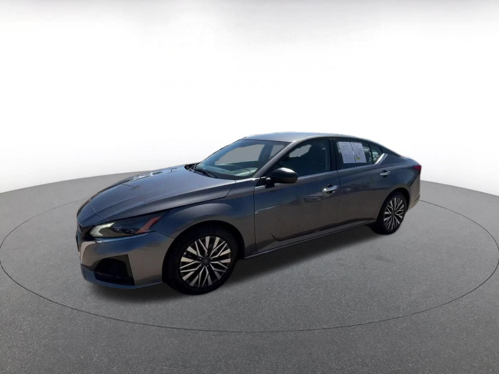 Used 2025 Nissan Altima 2.5 SV FWD image 8