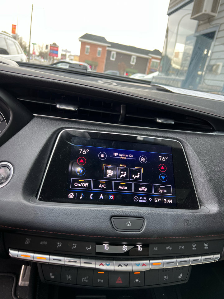 Used 2021 Cadillac XT4 Sport image 23