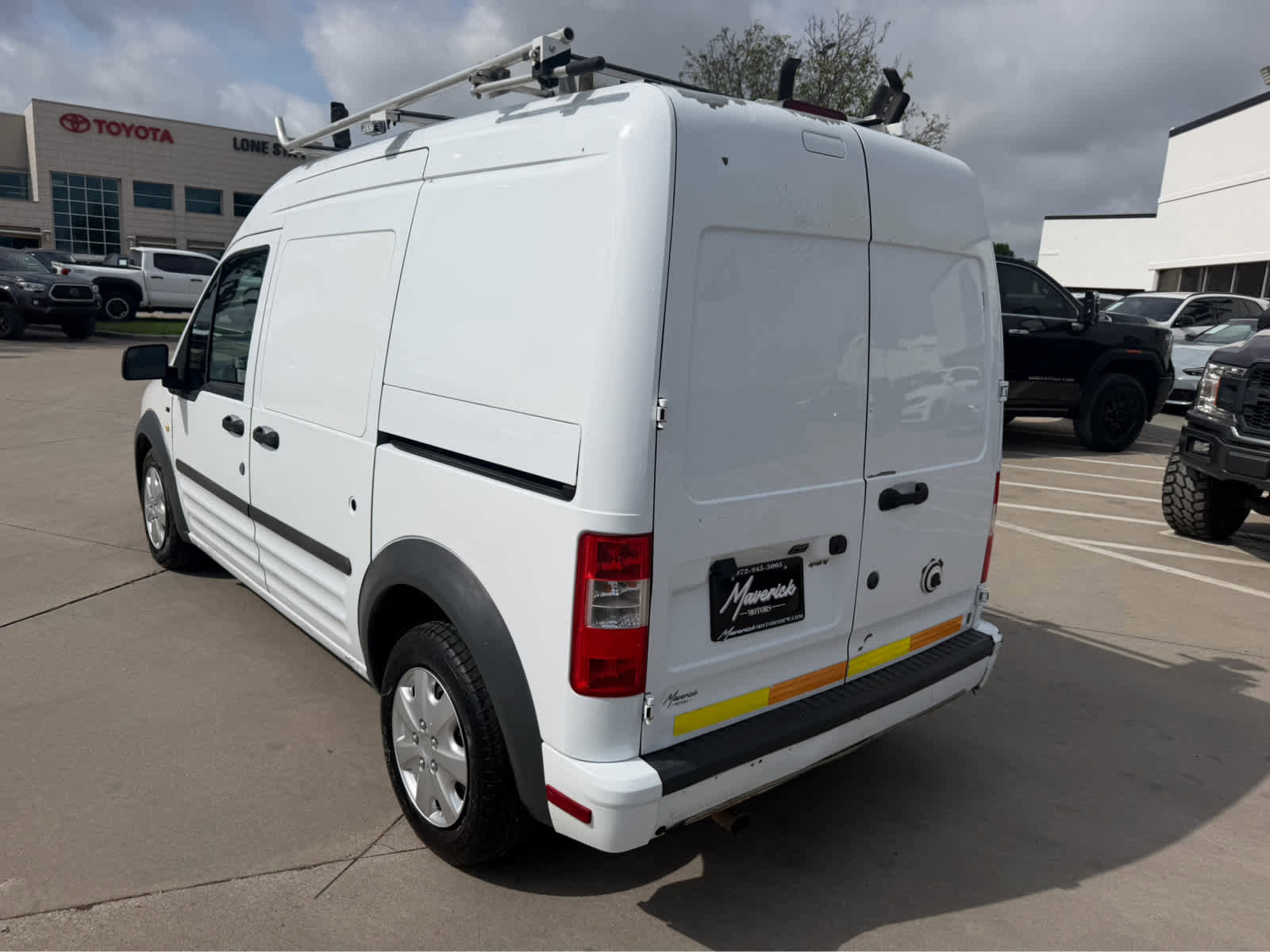 Used 2013 Ford Transit Connect XLT image 2