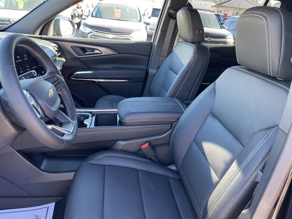 New 2026 Chevrolet Traverse LT image 3