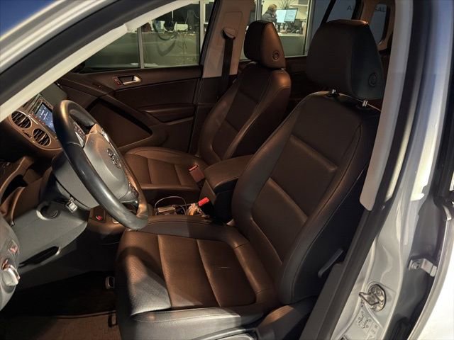 Used 2017 Volkswagen Tiguan S image 6