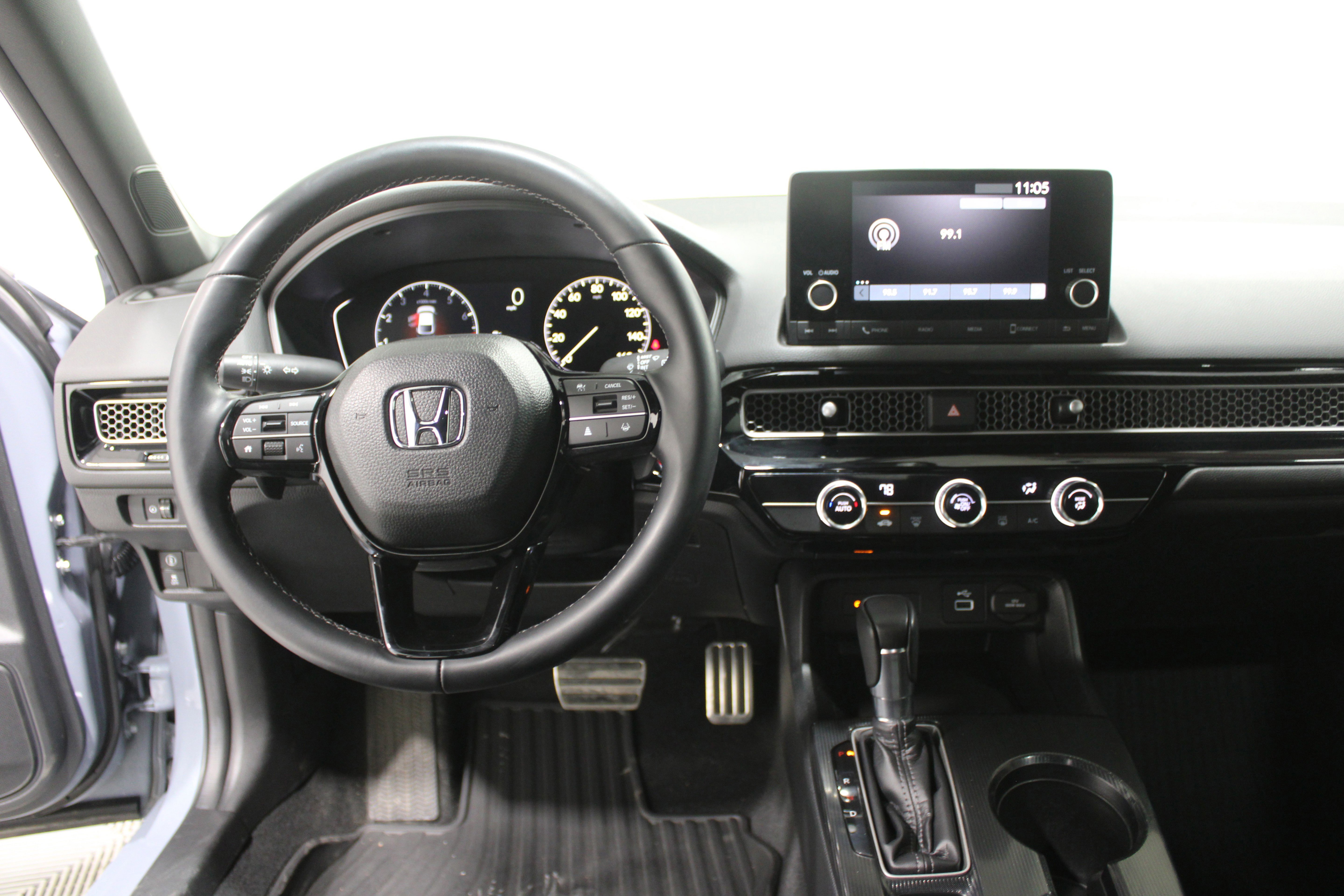 Used 2023 Honda Civic Sport image 2
