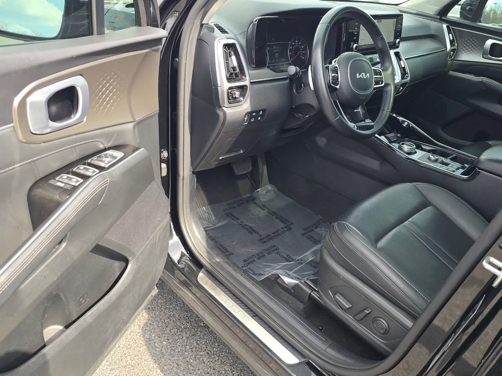 Used 2022 Kia Sorento SX w/ Panoramic Sunroof Package image 9