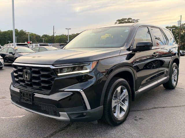 Used 2025 Honda Pilot EX-L image 9