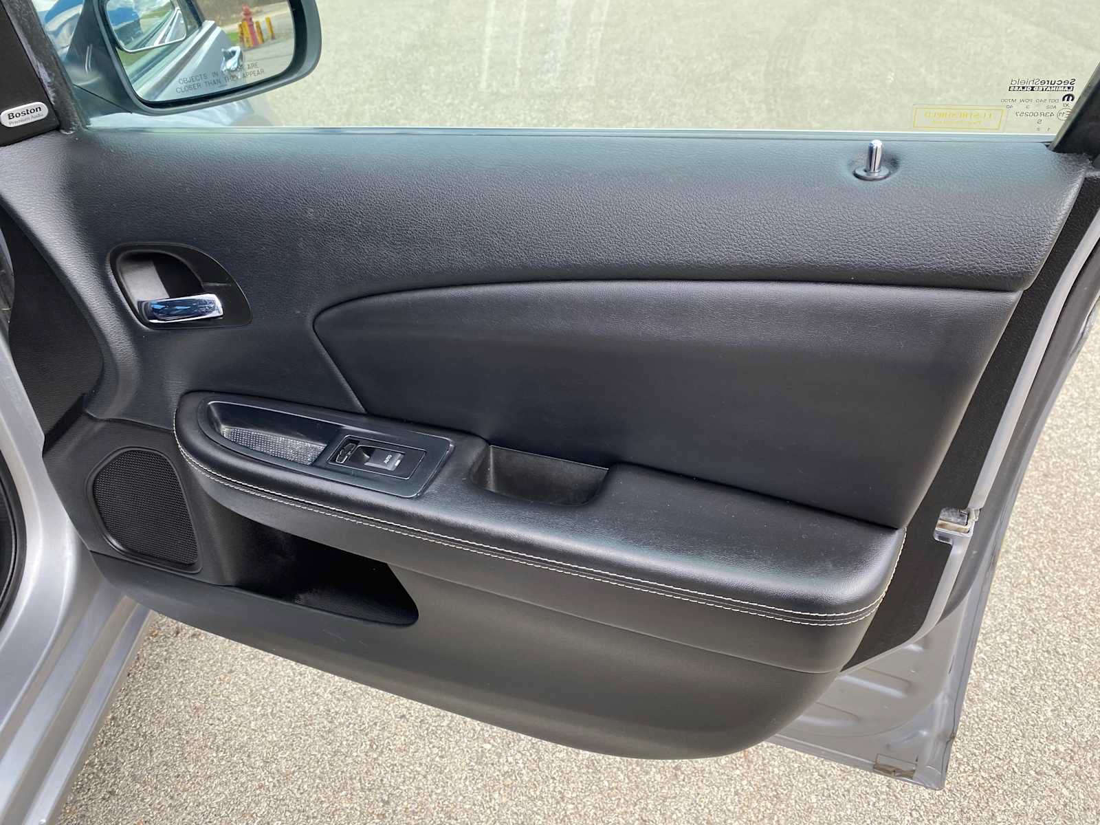 Used 2013 Chrysler 200 Limited FWD image 29