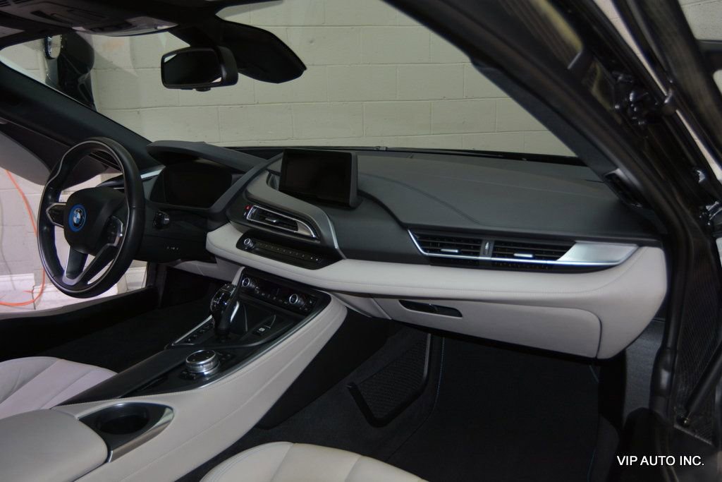Used 2014 BMW i8 image 10