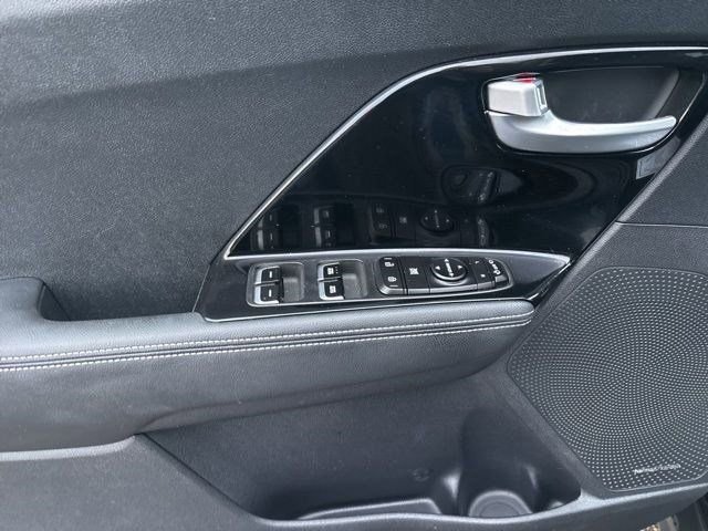 Used 2022 Kia Niro EX w/ Cold Weather Package image 13