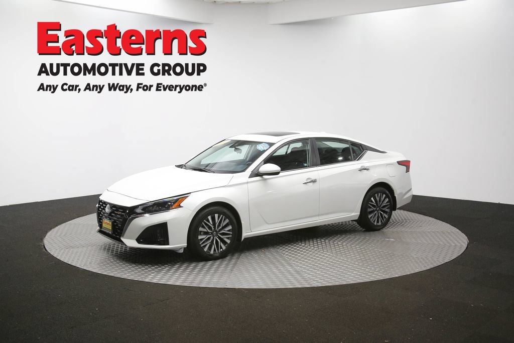 Used 2024 Nissan Altima 2.5 SV w/ SV Premium Package AWD/4WD image 59