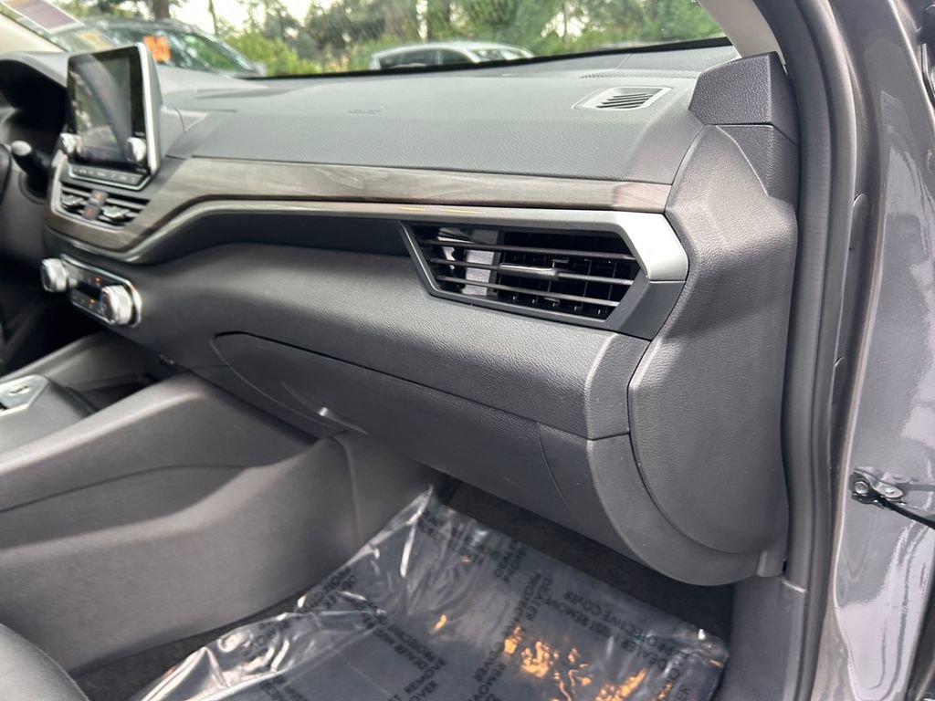 Used 2025 Nissan Altima 2.5 SV image 26