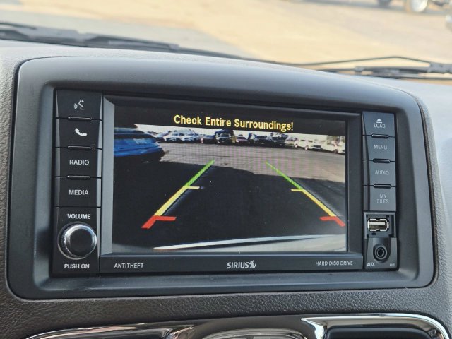 Used 2015 Chrysler Town & Country Touring FWD image 26