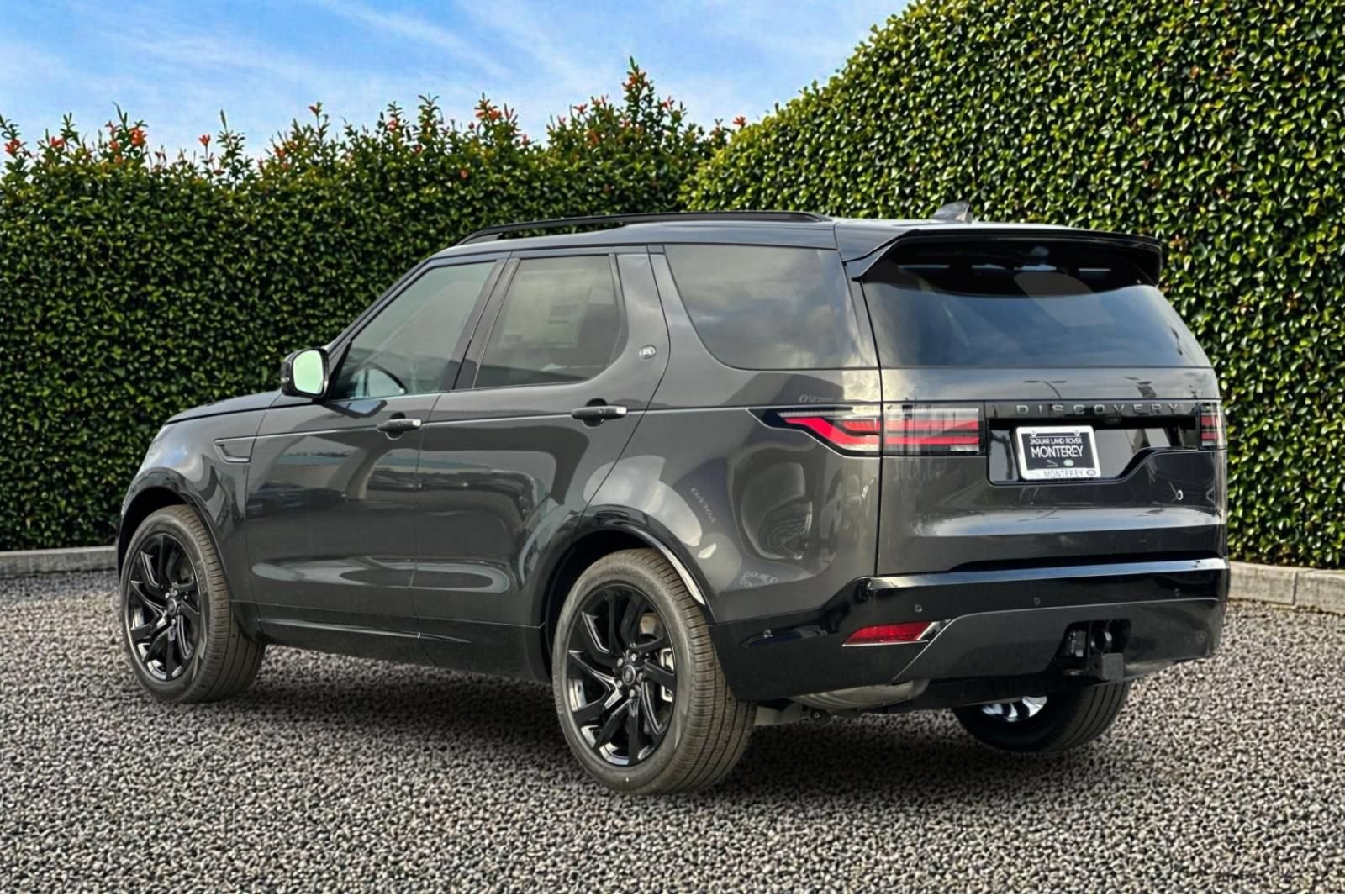 New 2025 Land Rover Discovery Dynamic SE AWD/4WD image 4