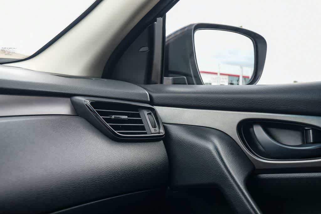 Used 2020 Nissan Rogue Sport S FWD image 21